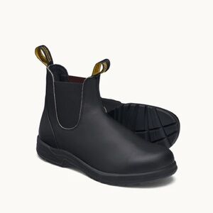 Blundstone Black Men's All-Terrain Chelsea Leather Boots with Vibram Sole